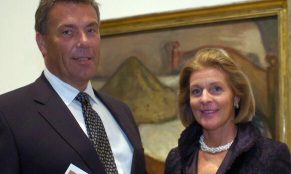 New York, 20060214:
Stein Erik Hagen og Mille-Marie Treschow har lånt et bilde av Edward Munch til utstillingen på EMOMA i New York.
Foto: Kristine Nyborg / SCANPIX